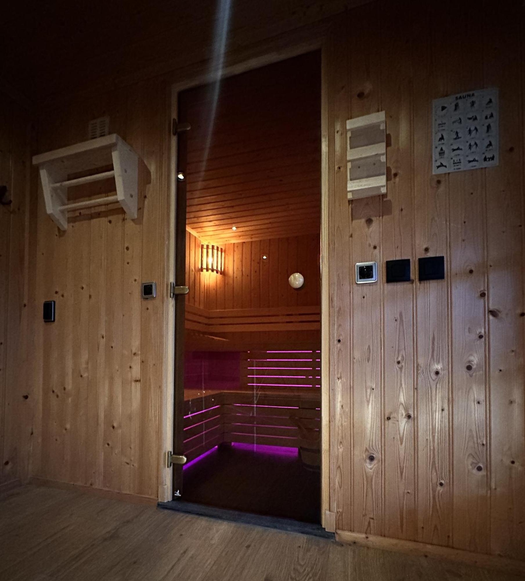 Wellness Tuin - Ultieme Partner Beleving - St Hubertus Suite Met Jacuzzi ,Openhaard, Prive Hottub En Prive Sauna In Jachthut Stijl Horst Zewnętrze zdjęcie